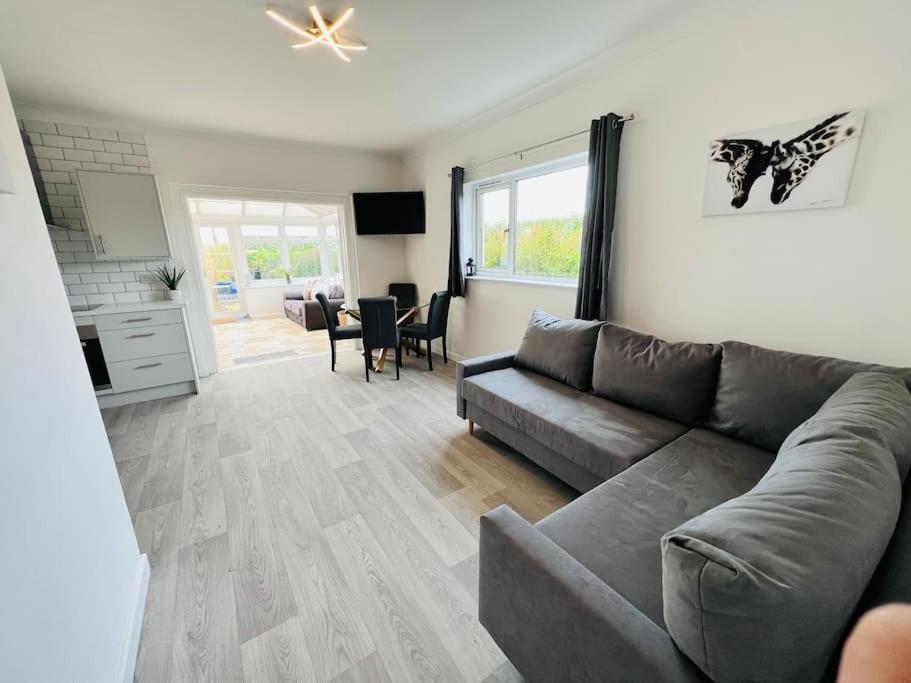 2 Bedroom Holiday Home In The Heart Of West Wales St Clears Exteriör bild