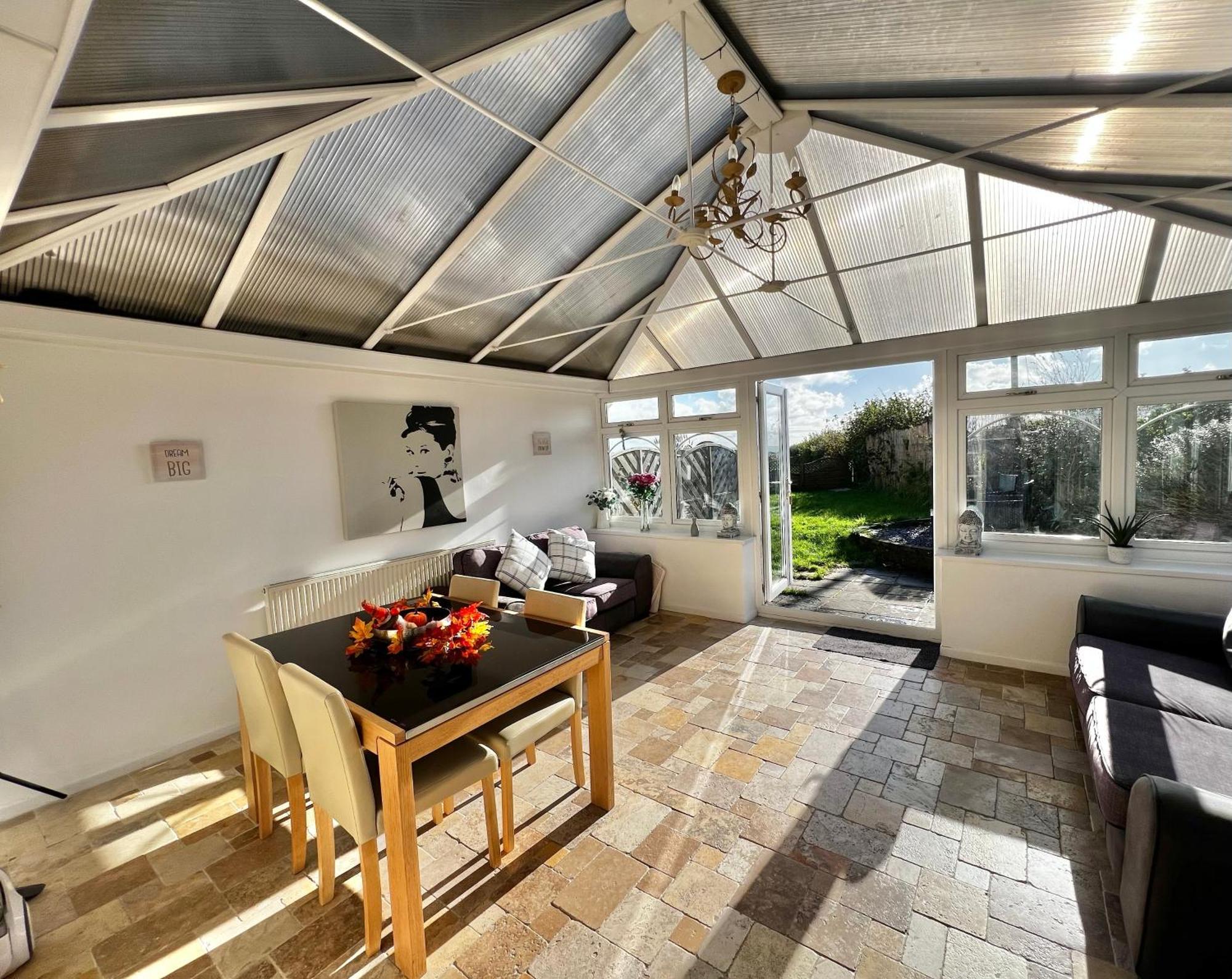 2 Bedroom Holiday Home In The Heart Of West Wales St Clears Exteriör bild